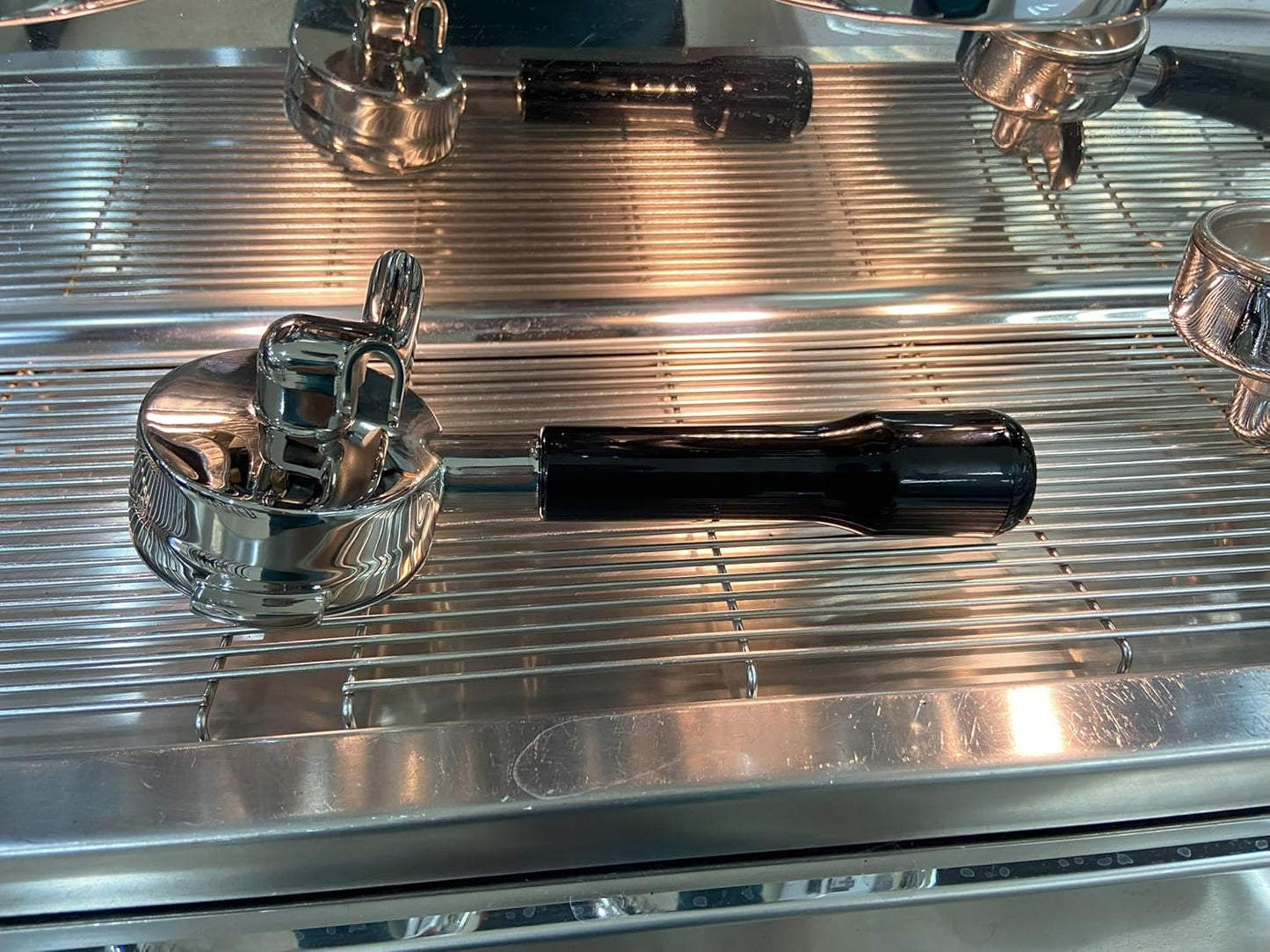 58mm Double Spout Portafilter Compatible with La Marzocco Espresso Machine Stainless Steel Espresso Portafilter with Double Shot Filter Basket Espresso Accessories-Handle Plastic