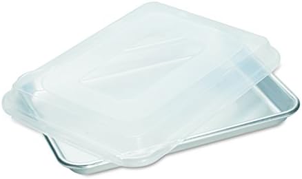 Nordic Ware Naturals Quarter Sheet with Lid