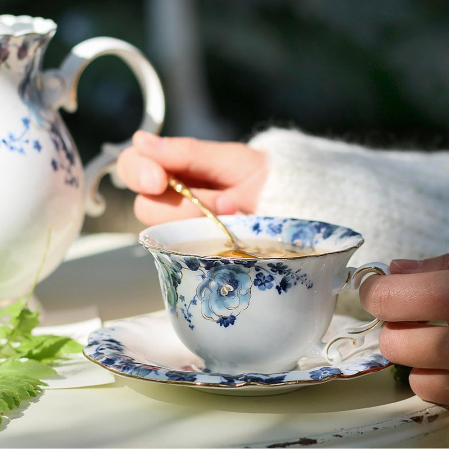 Bone China Tea Set for Adults, 13-Piece Blue and White Porcelain Tea Set for 4, Vintage Floral Tea Set With Teapot and Teaspoons, Tea Party Sets for Women Gift (Blue)