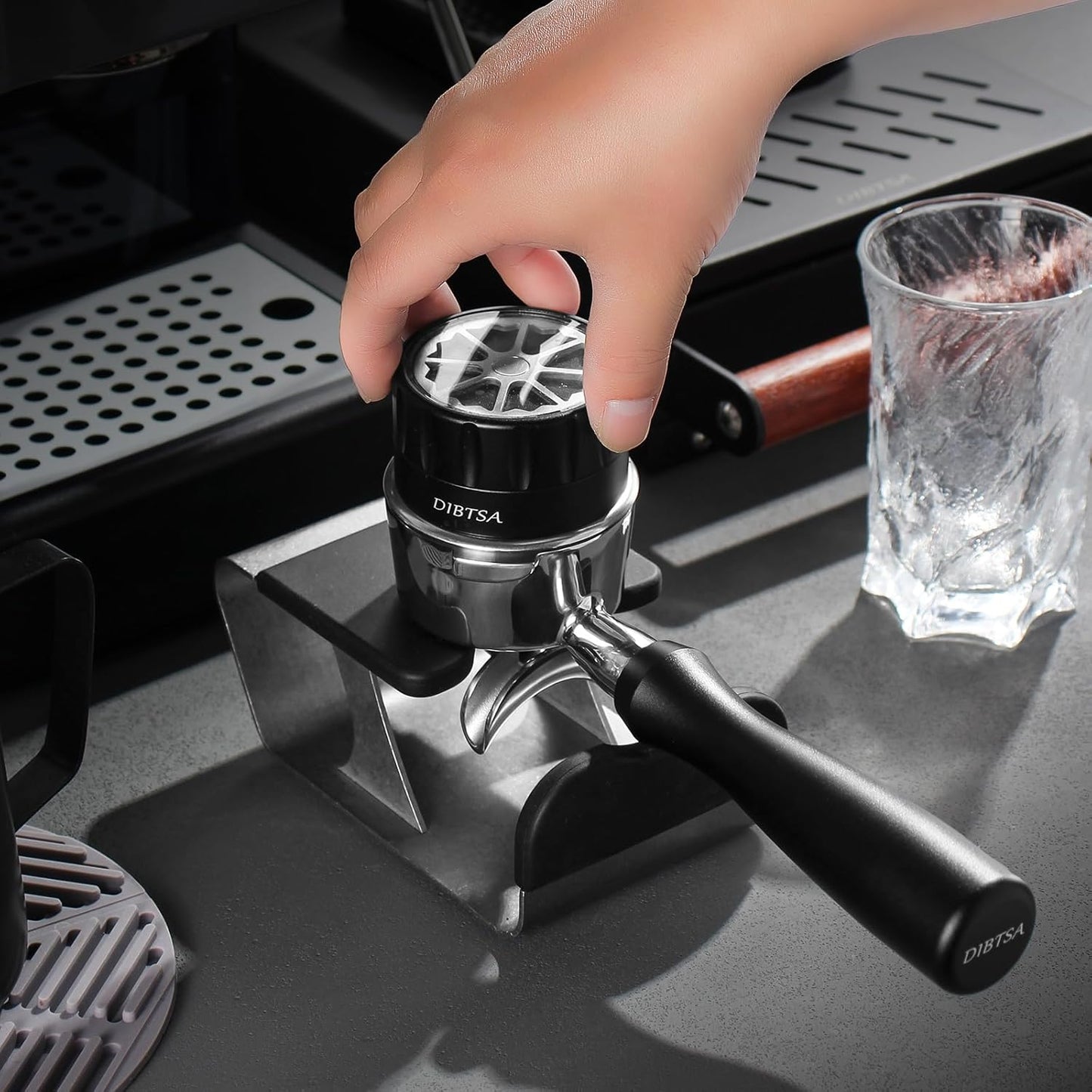 53.75mm Gravity Coffee Distribution Tool, Gravity Adaptive Coffee Distributor, Anti-slip Espresso Leveler, Barista Espresso Accessories, 304 Stainless Steel base