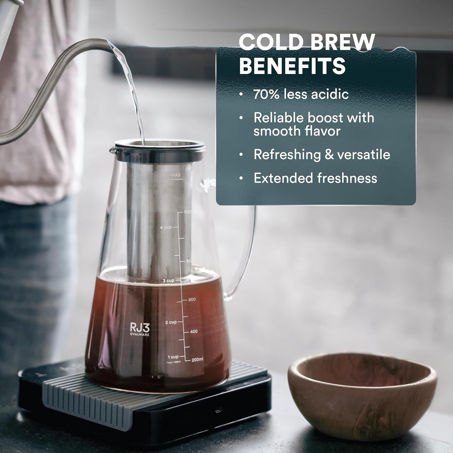 OVALWARE Airtight Cold Brew Iced Coffee Maker Pitcher and Tea Infuser with Spout - 1.0L / 34oz Ovalware RJ3 Brewing Glass Carafe with Removable Stainless Steel Filter