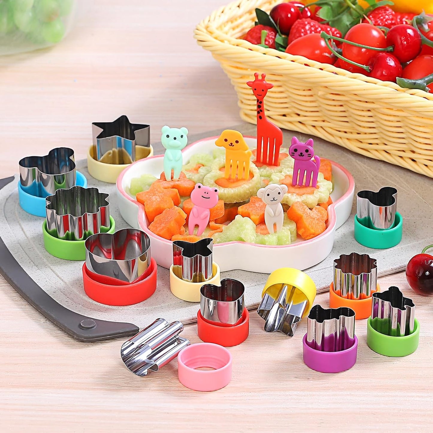 30 Pcs Sandwich Cutter and Sealer Set, Sandwich Cutters for Kids Lunch, Decruster Sandwich Maker,Vegetable Cutter Shapes,Bread Cookie Cutters for Kids Lunchbox and Bento Box